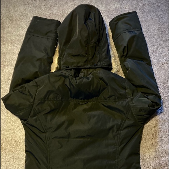 Utex Down Parka with Fur Trimmed Hood • Ladies’ Medium - Picture 3 of 6